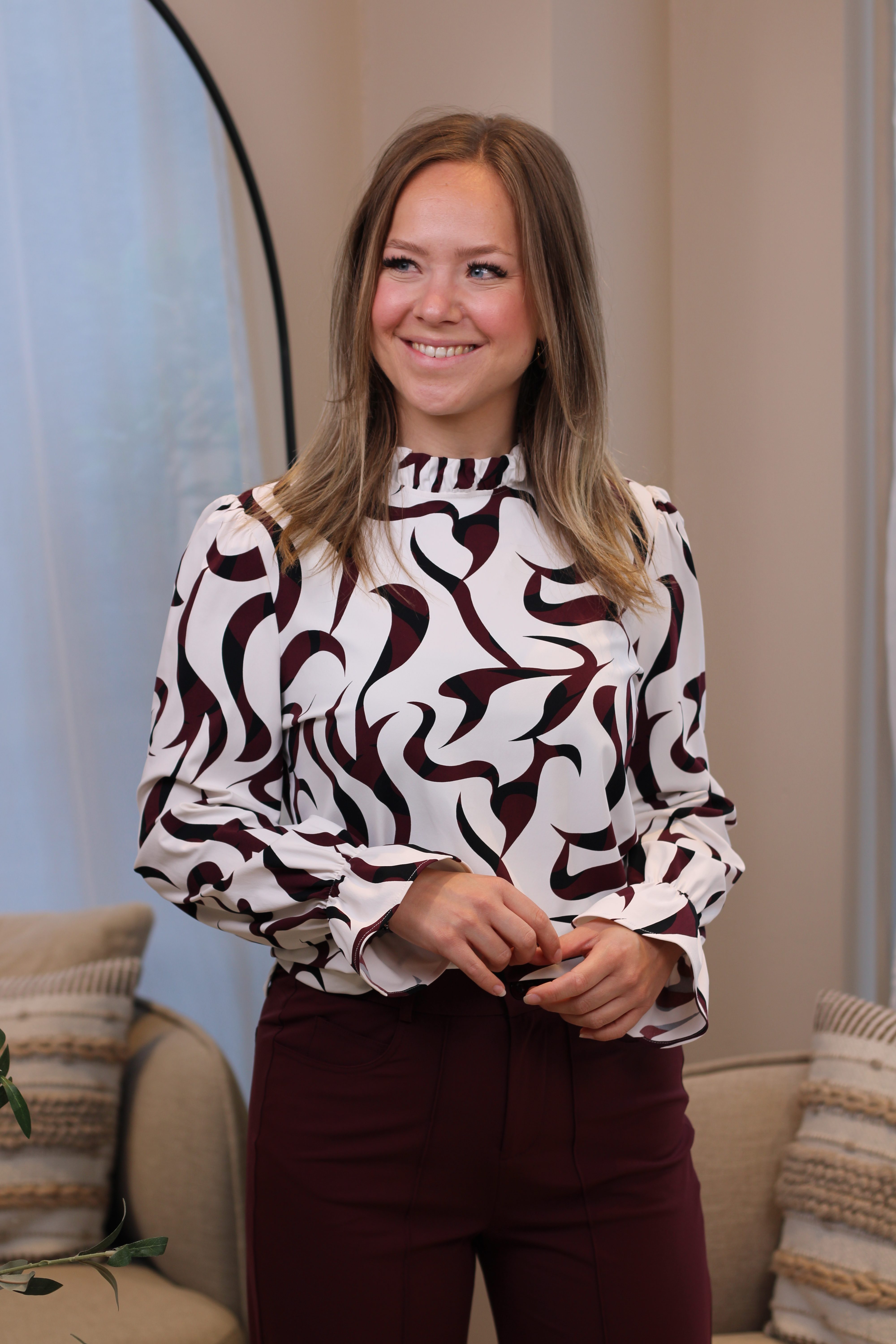 Zoso - Romee Fancy Printed Travel Blouse - Off White/Bordeaux