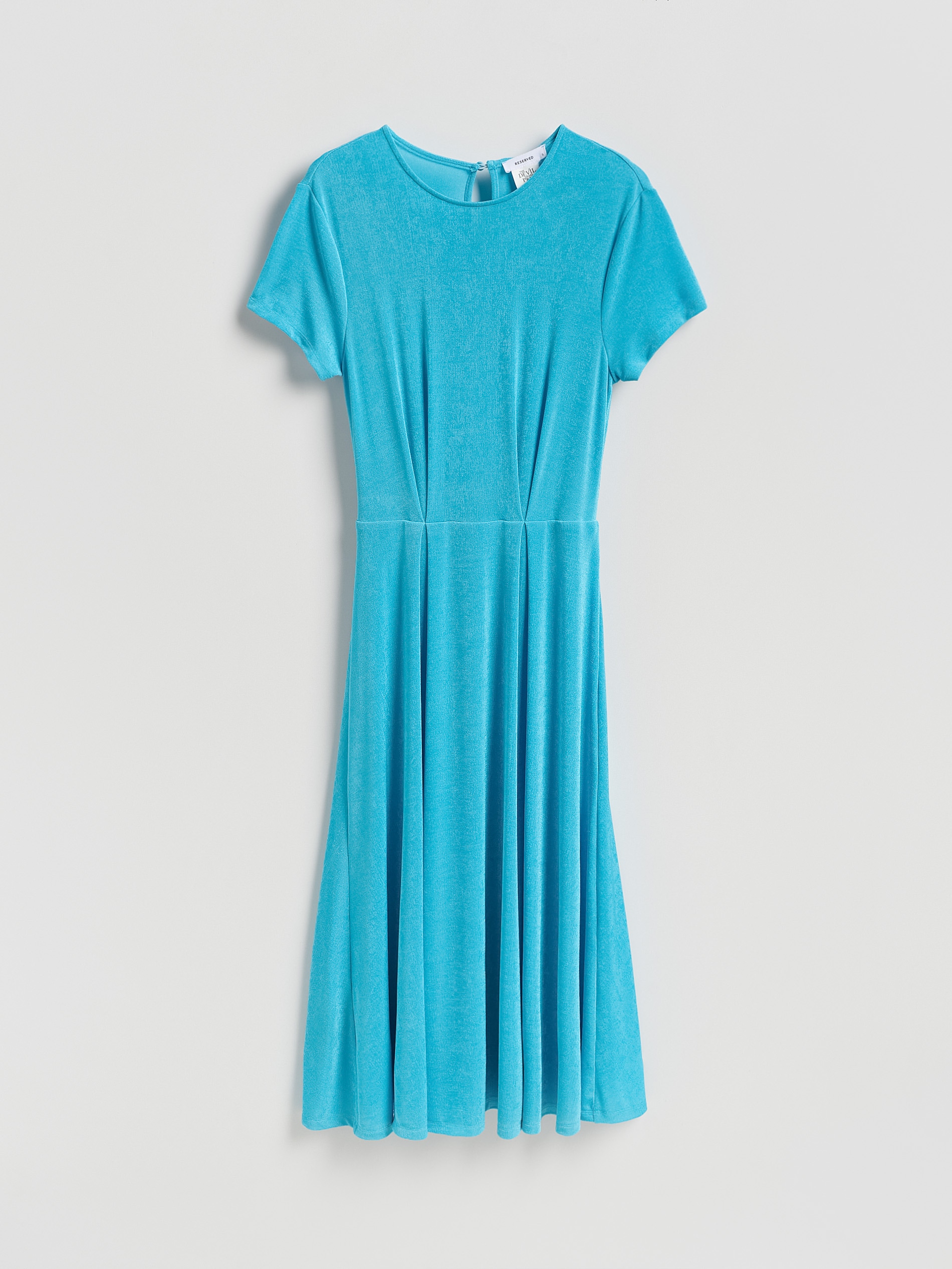 Glänzendes Kleid