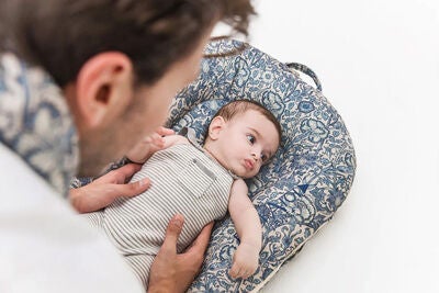 DockATot Deluxe+ Babynest, Pink & Rose