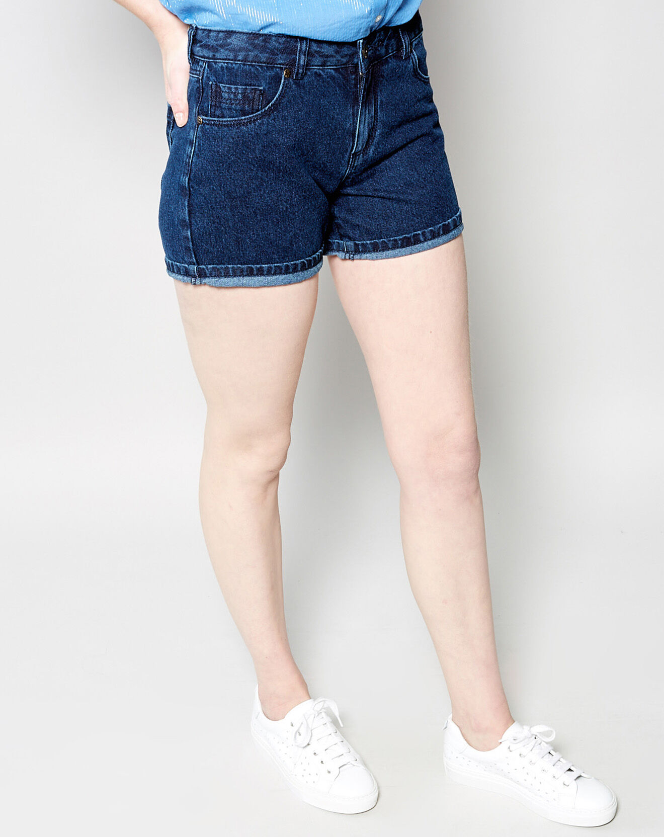 Karl Marc John Short en Jean Iceland bleu