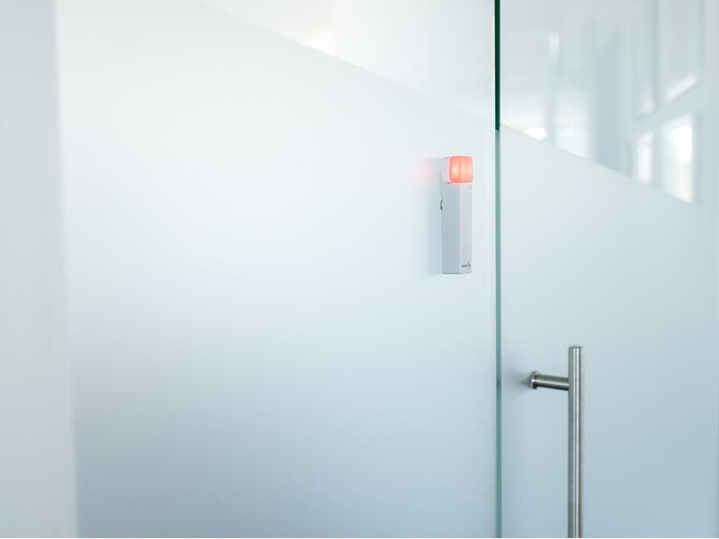Luxafor Switch Luxafor Switch – Kabellose LED-Verfügbarkeitsanzeige mit einer Fernbedienung, die Ablenkungen eliminiert