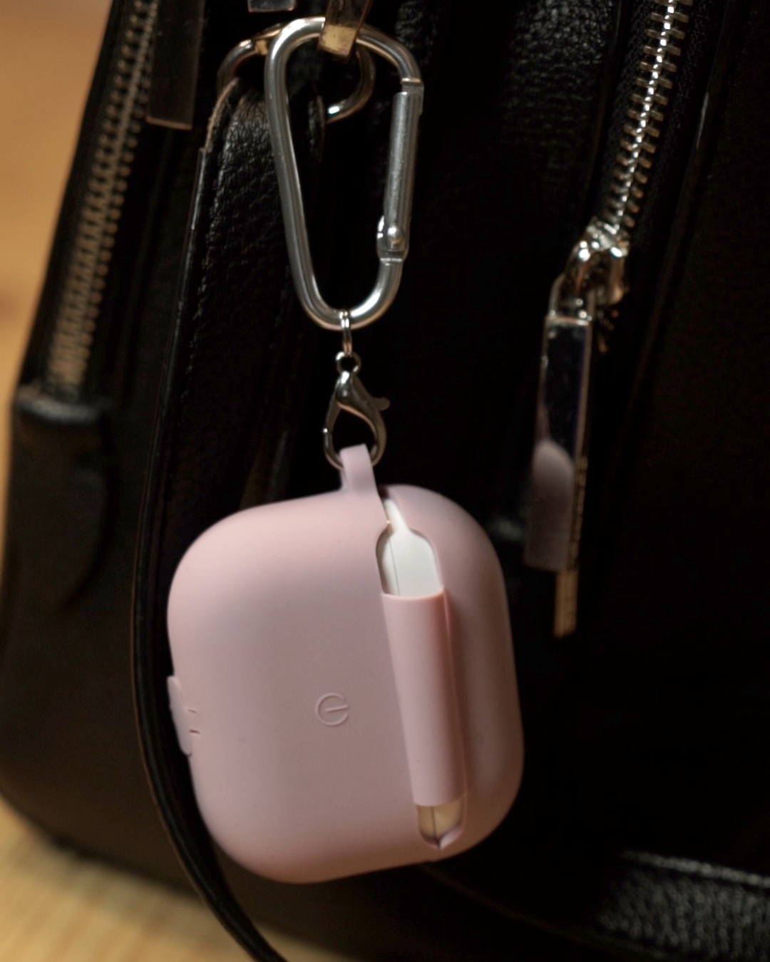 AirPods (3. Generation) Silikon Schutzhülle Abdeckung mit Karabinerhaken - Schwarz
