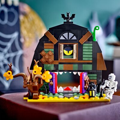 LEGO Iconic 40721 Halloween-dekorert låve