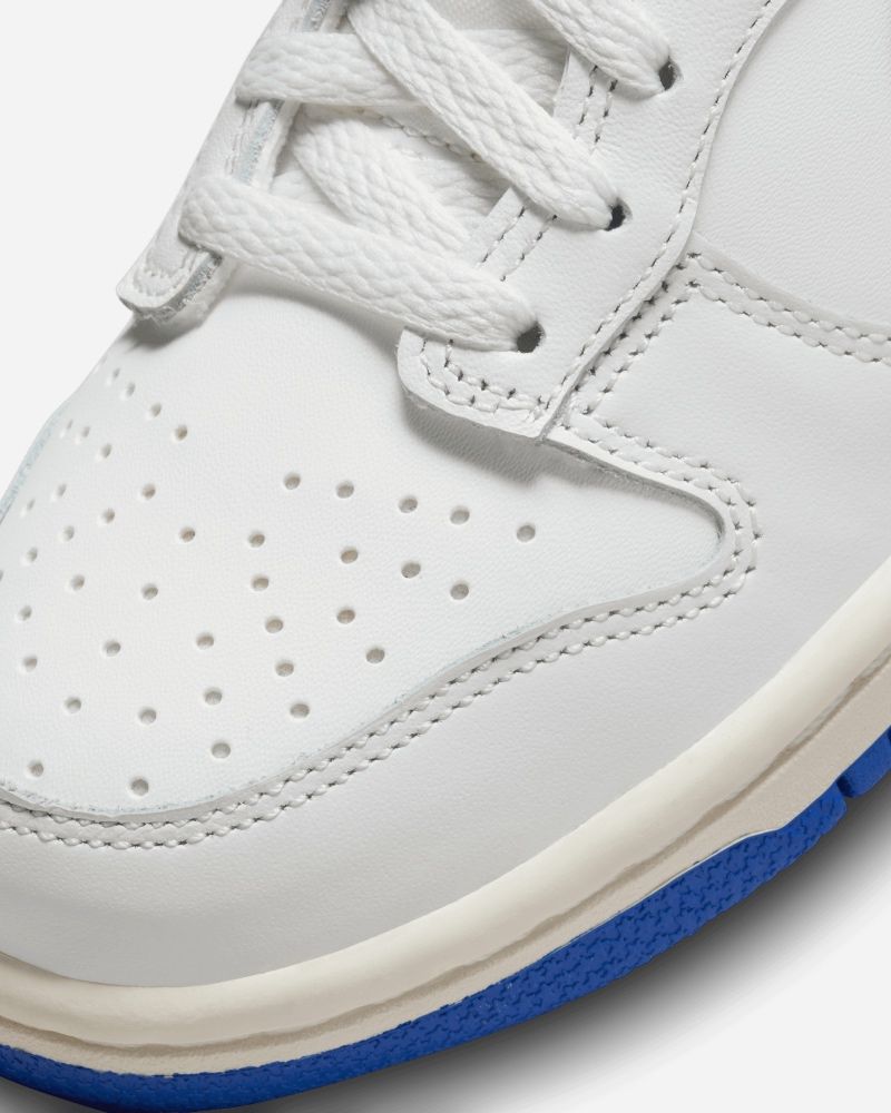 Chaussures Nike Dunk Low Blanc & Bleu Royal pour Enfant