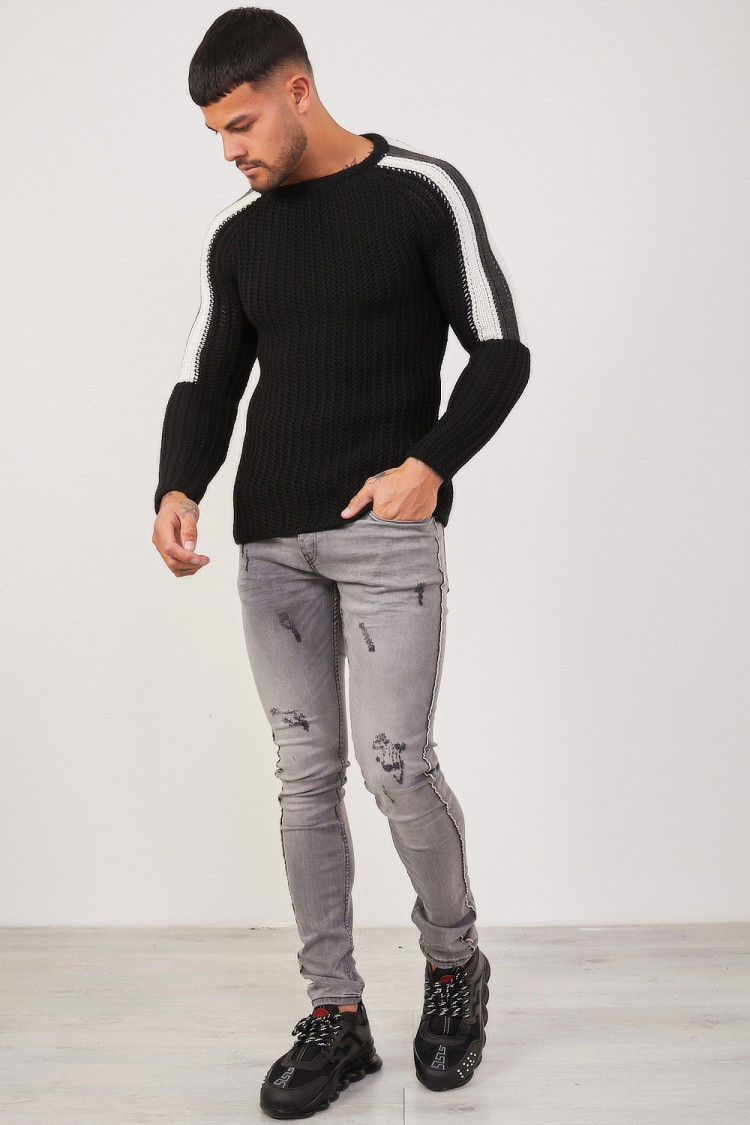 Pull en maille noir épaules blanches