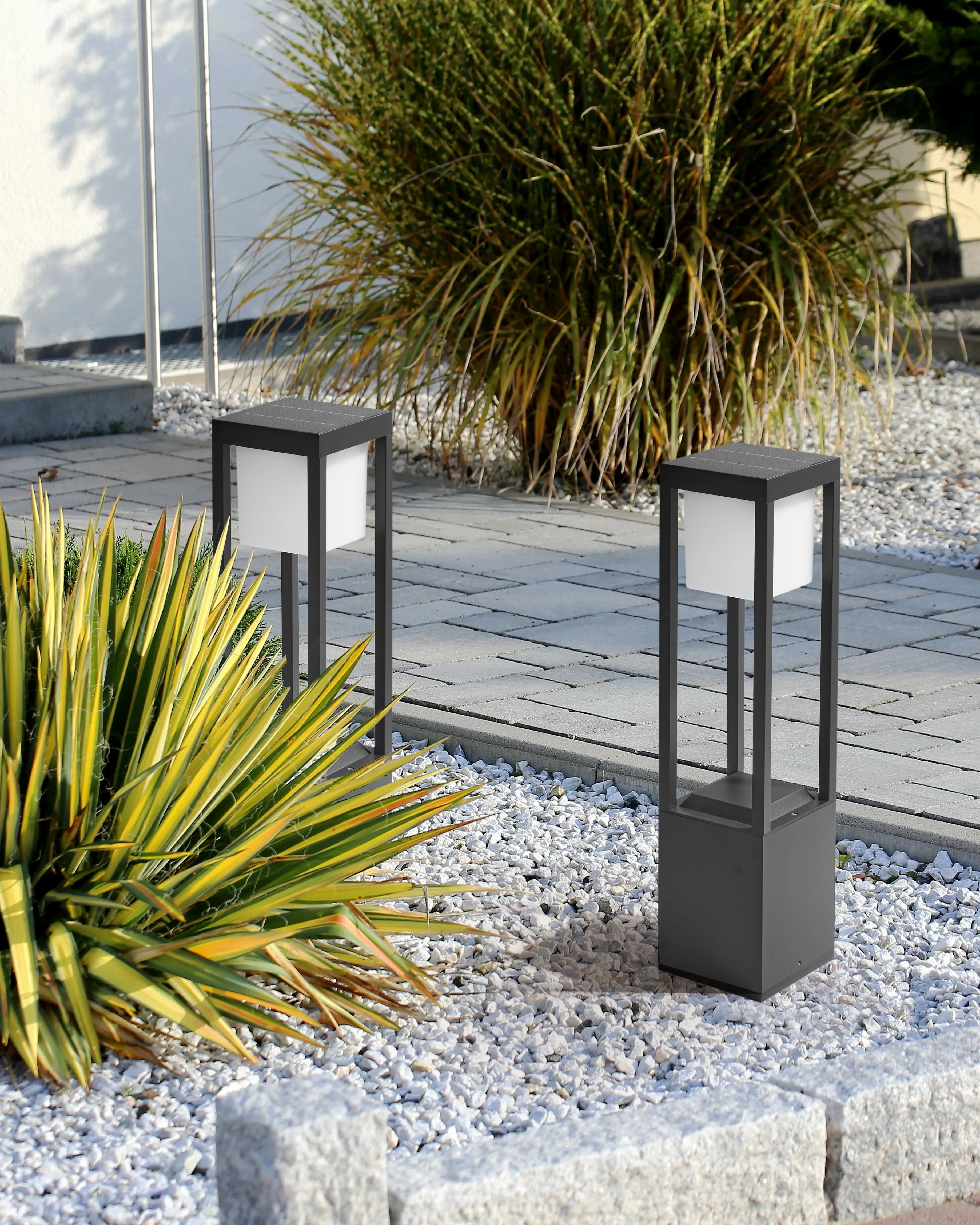 LED paallamp op zonnenergie voor buiten LOON Zwart