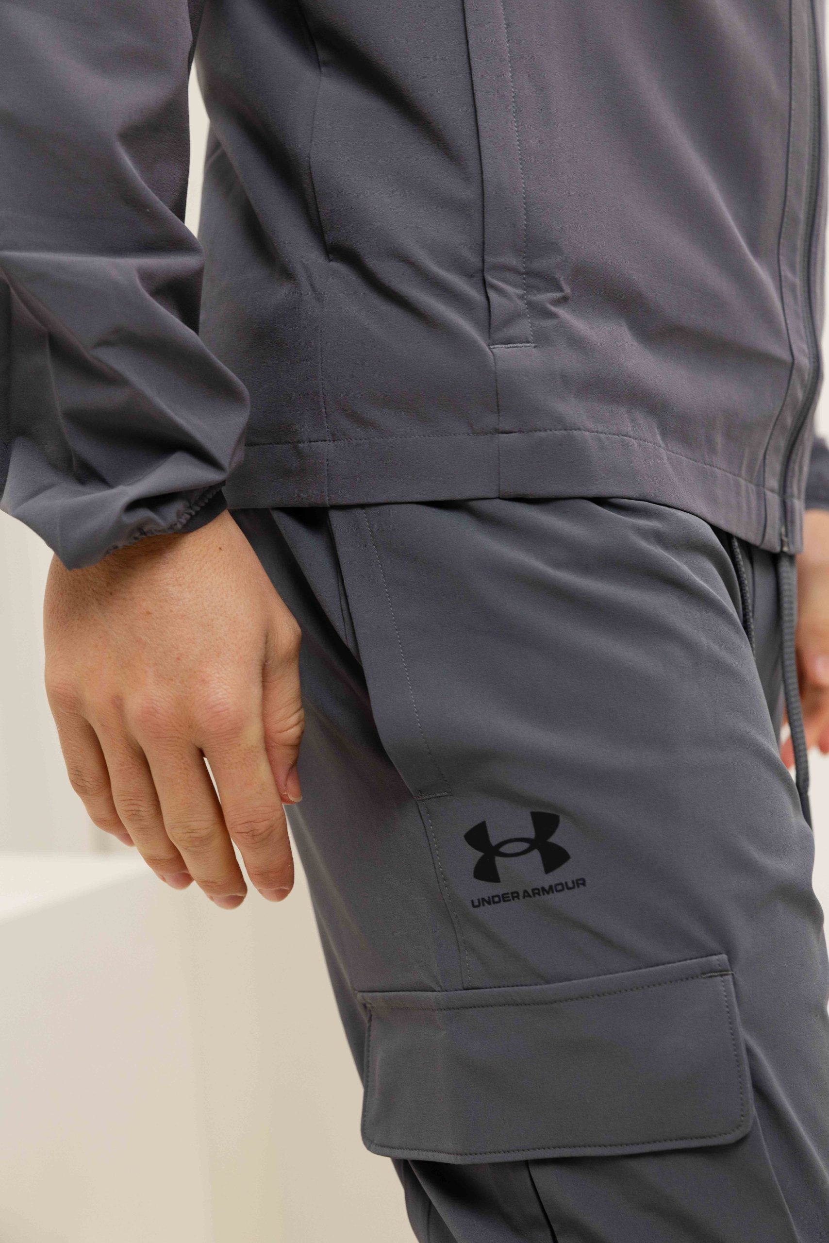 Under Armour Vibe Woven Cargo Trainingspak Heren Grijs