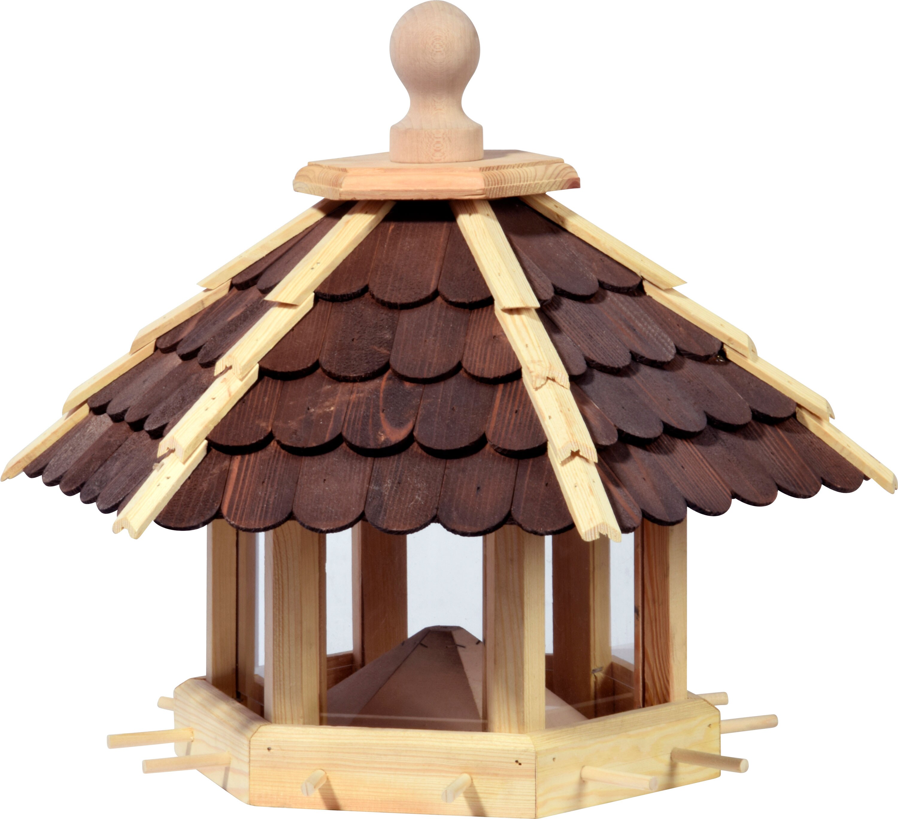 Dobar Futterhaus mit lasierten dunklen Holzschindeln und Futterpyramide