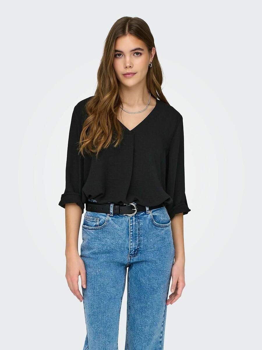 Blusa JDY com mangas 3/4 e decote em V.