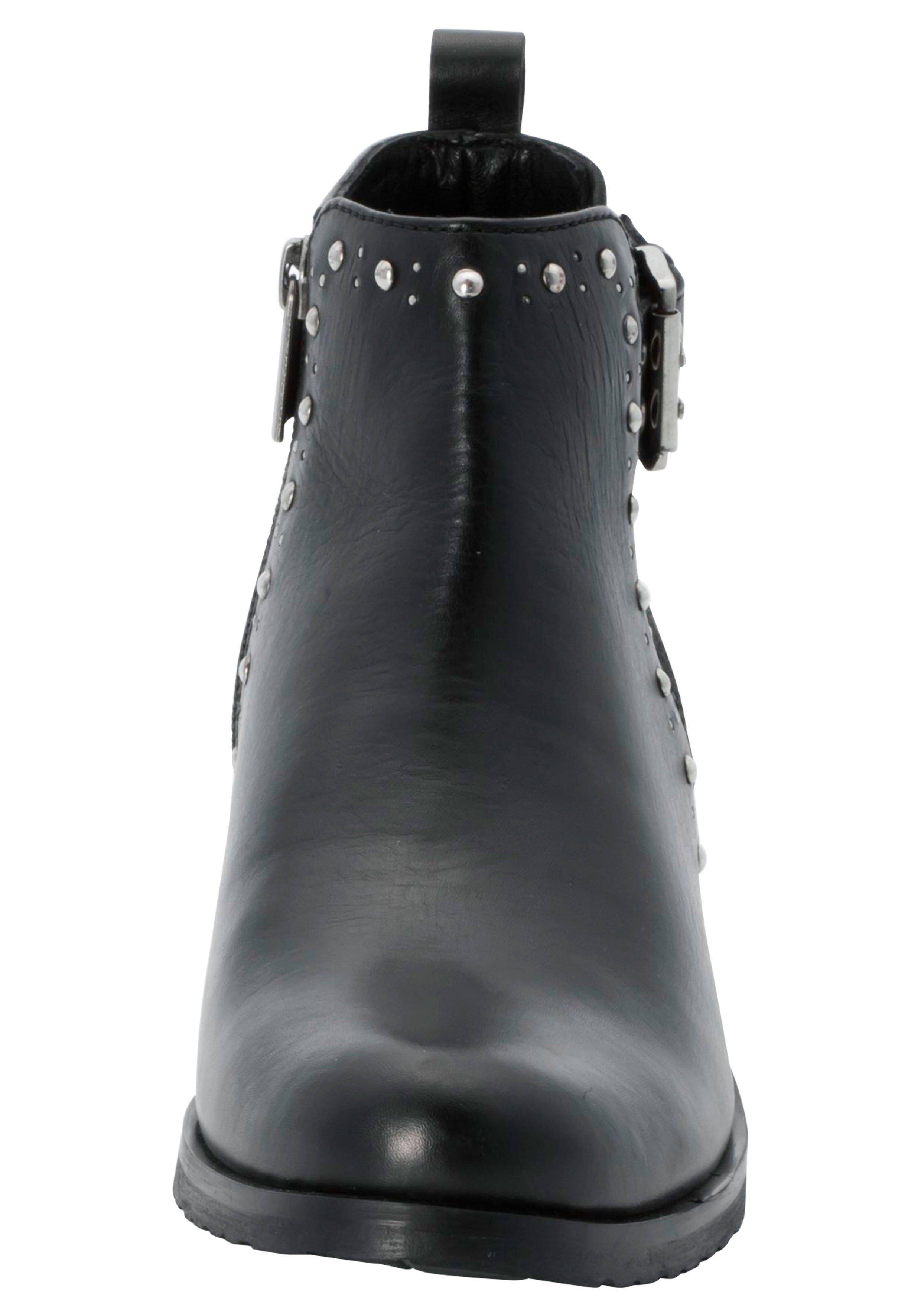 Stiefelette aus Leder mit Nietenbesatz