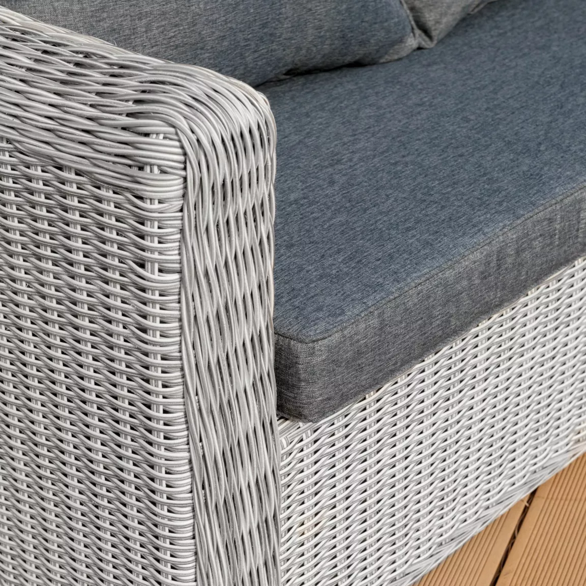 Salon de jardin en résine tressée 5 places 4 pcs Calvi Gris et gris foncé