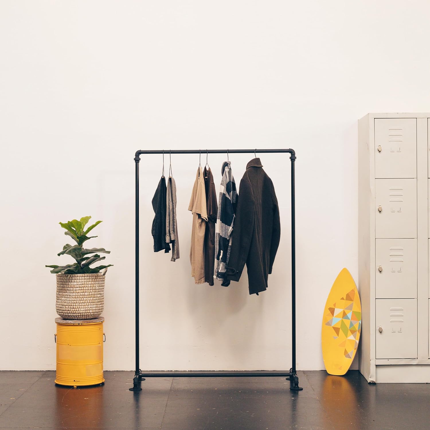 Kleiderständer Industrial Design freistehend Schwarz begehbarer Kleiderschrank Kleiderstange Garderobe Industrie H:114 cm x B:106 cm
