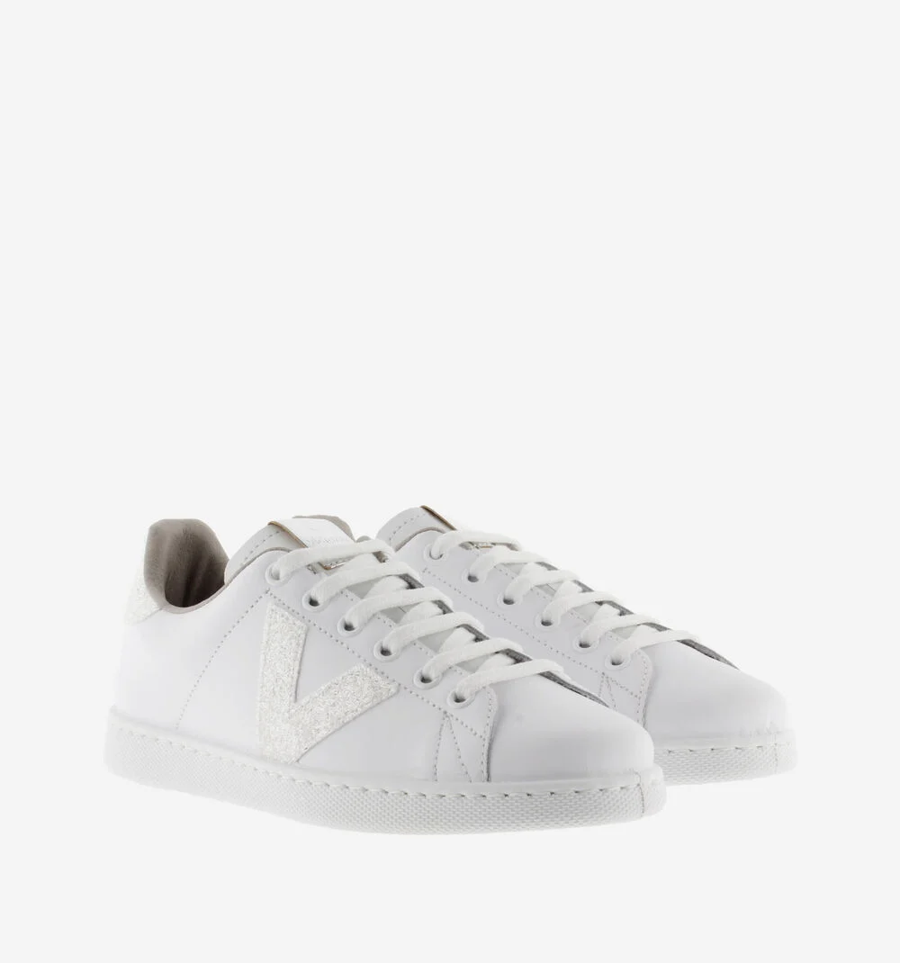 TENIS CUIR & COPEAUX GLITTER Baskets blanches en cuir et détails glitter BLANCO