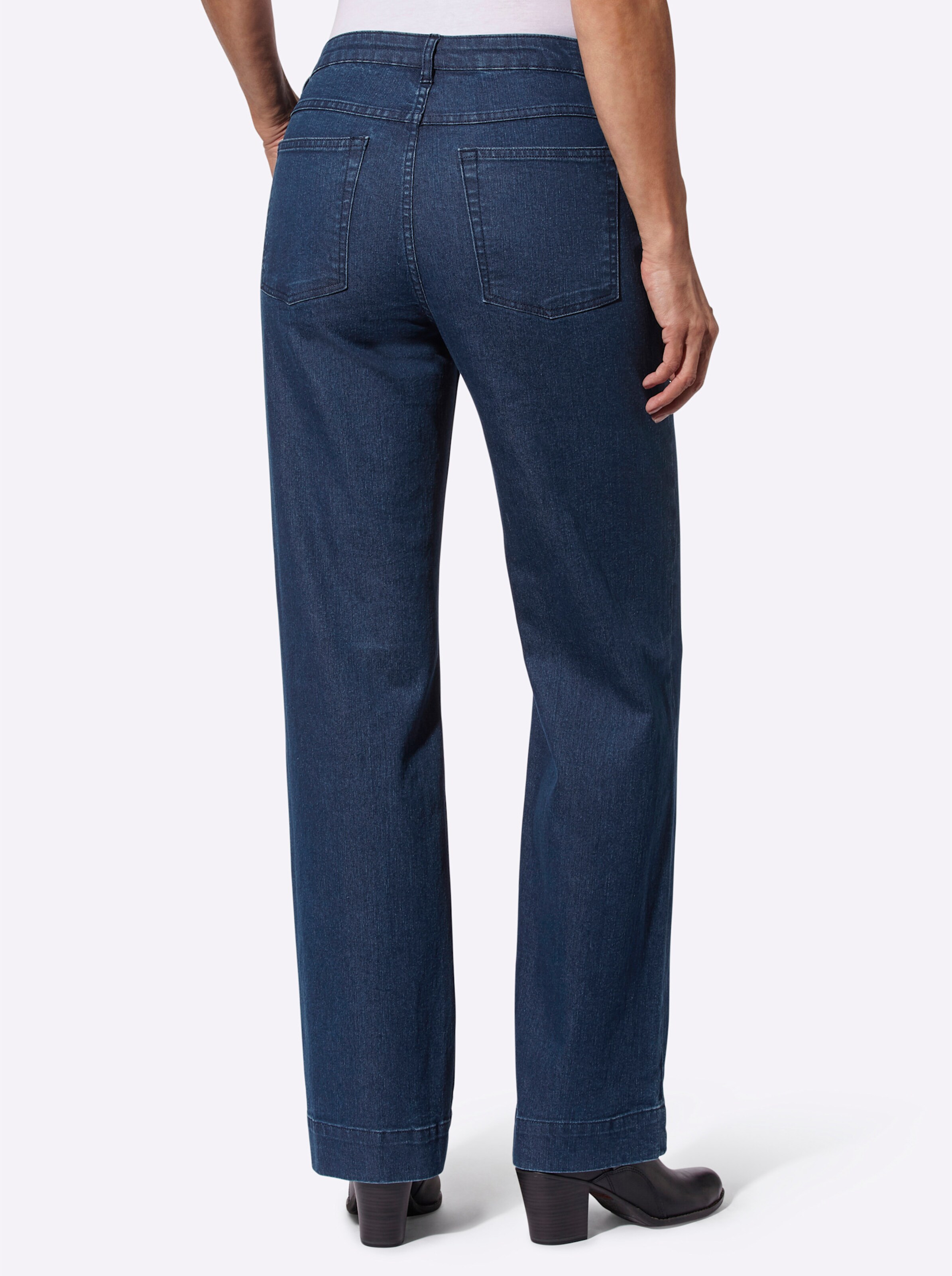 Jeans in blue stone