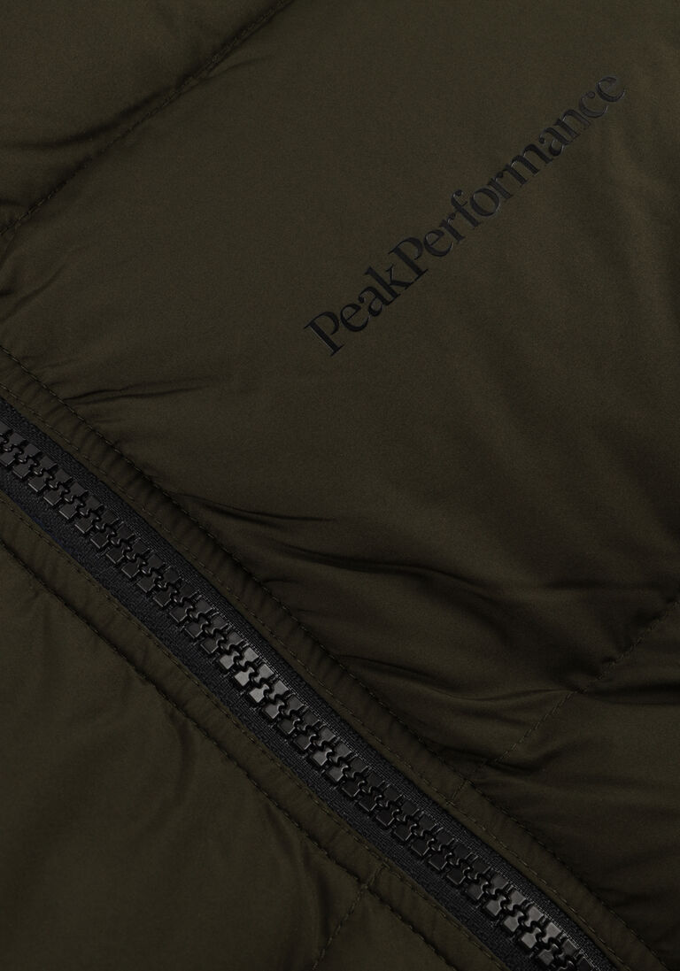 donkergroene peak performance gewatteerde jas m rivel down jacket
