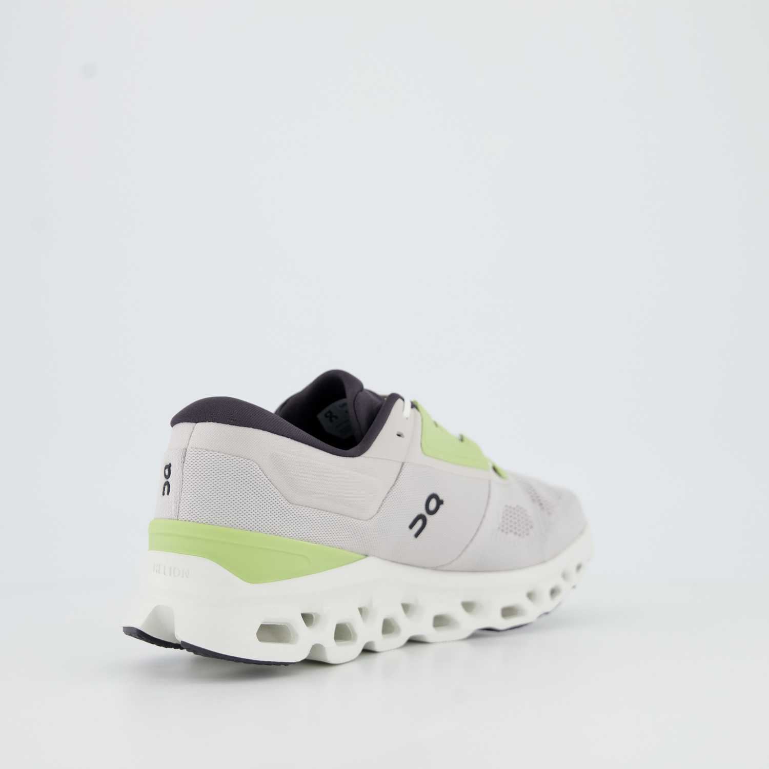 ON CLOUDSTRATUS 3