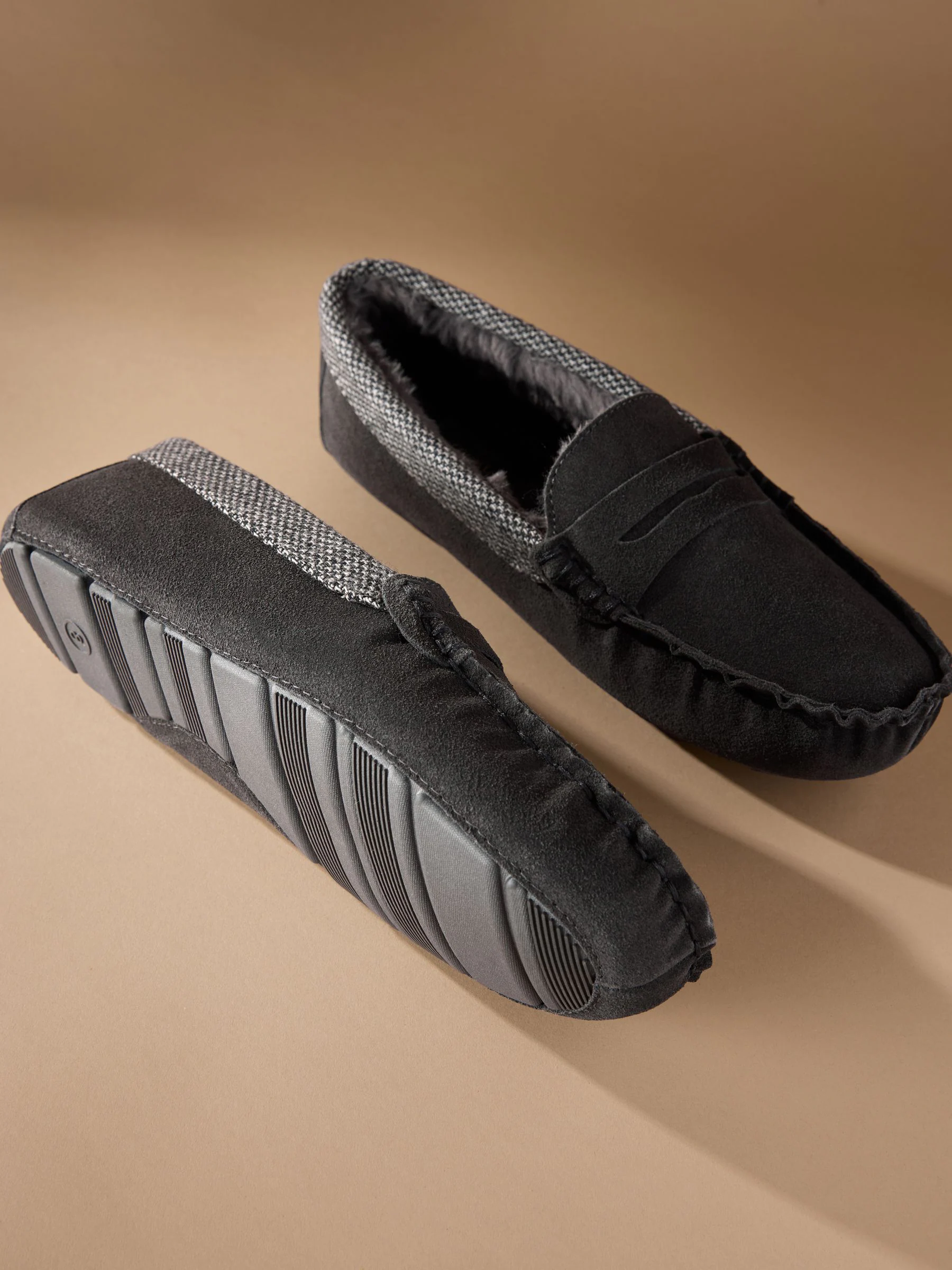 Grijs - Signature Suede Fabric Trim Moccasin Slippers
