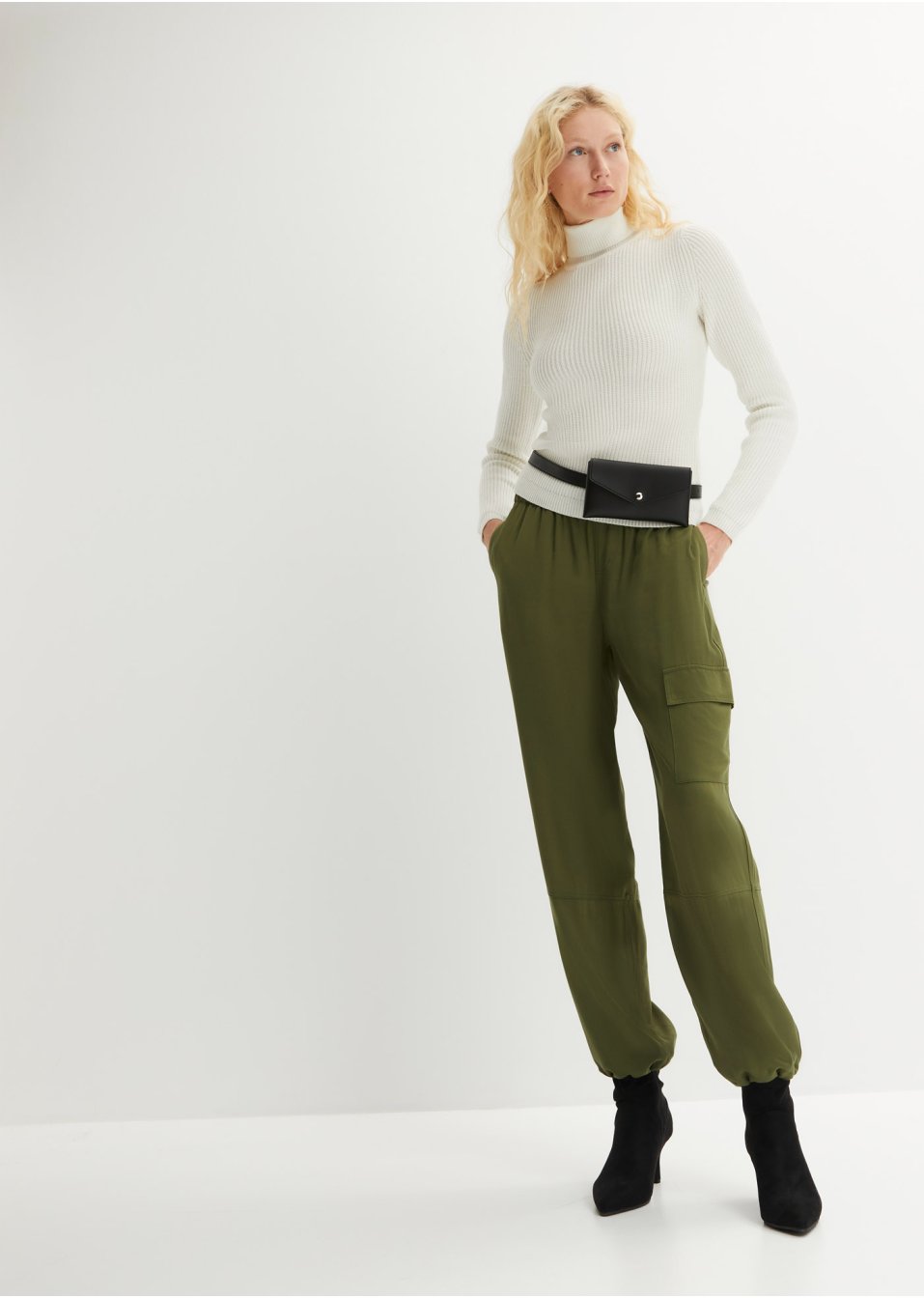 Pull col roulé, coupe étroite