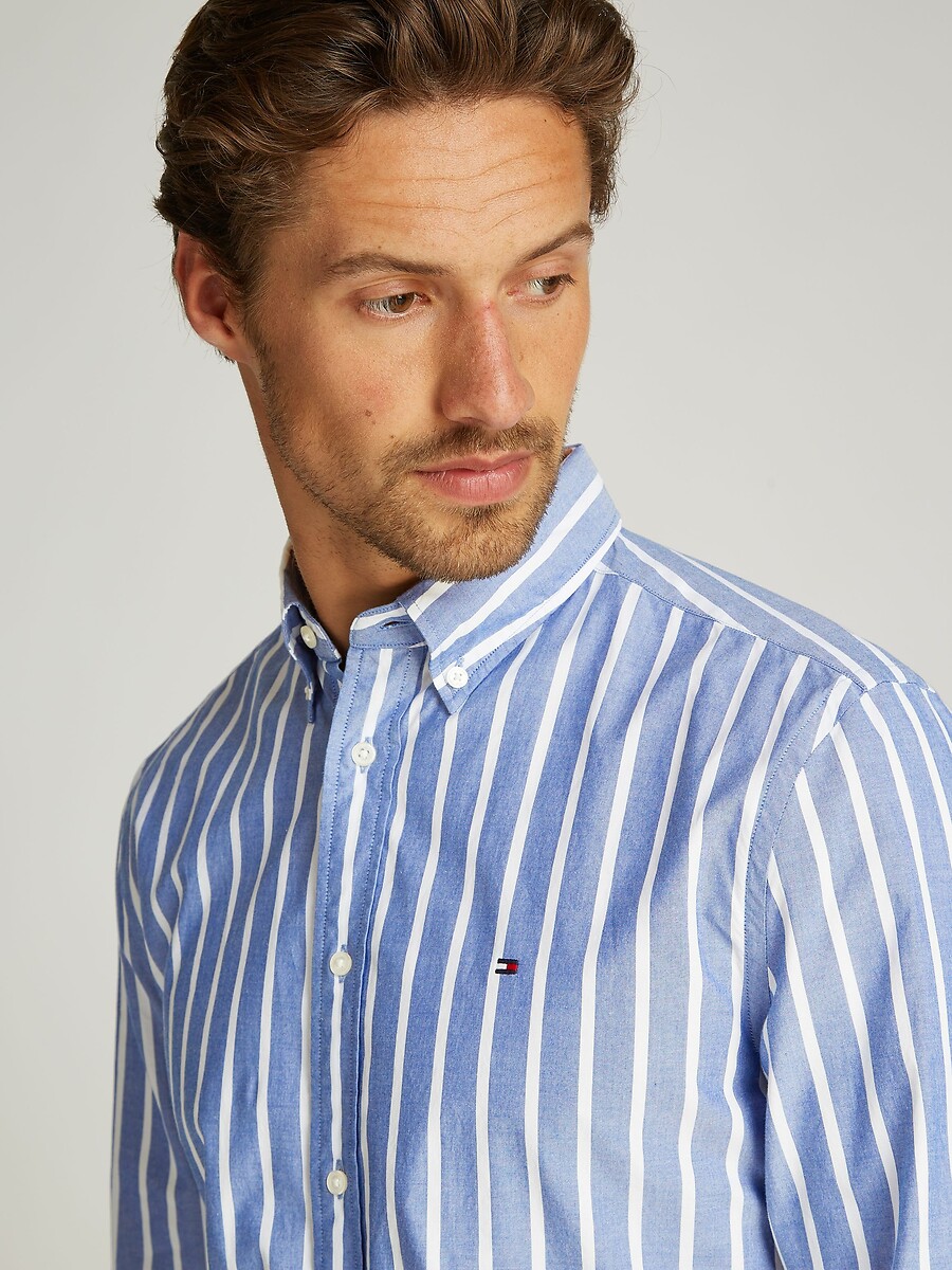 TOMMY HILFIGER<br>Camisa listrada de popeline flexível