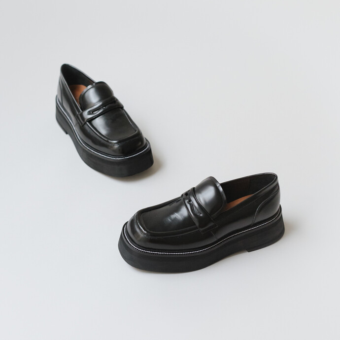 Mocassins à plateformes  en cuir glacé noir