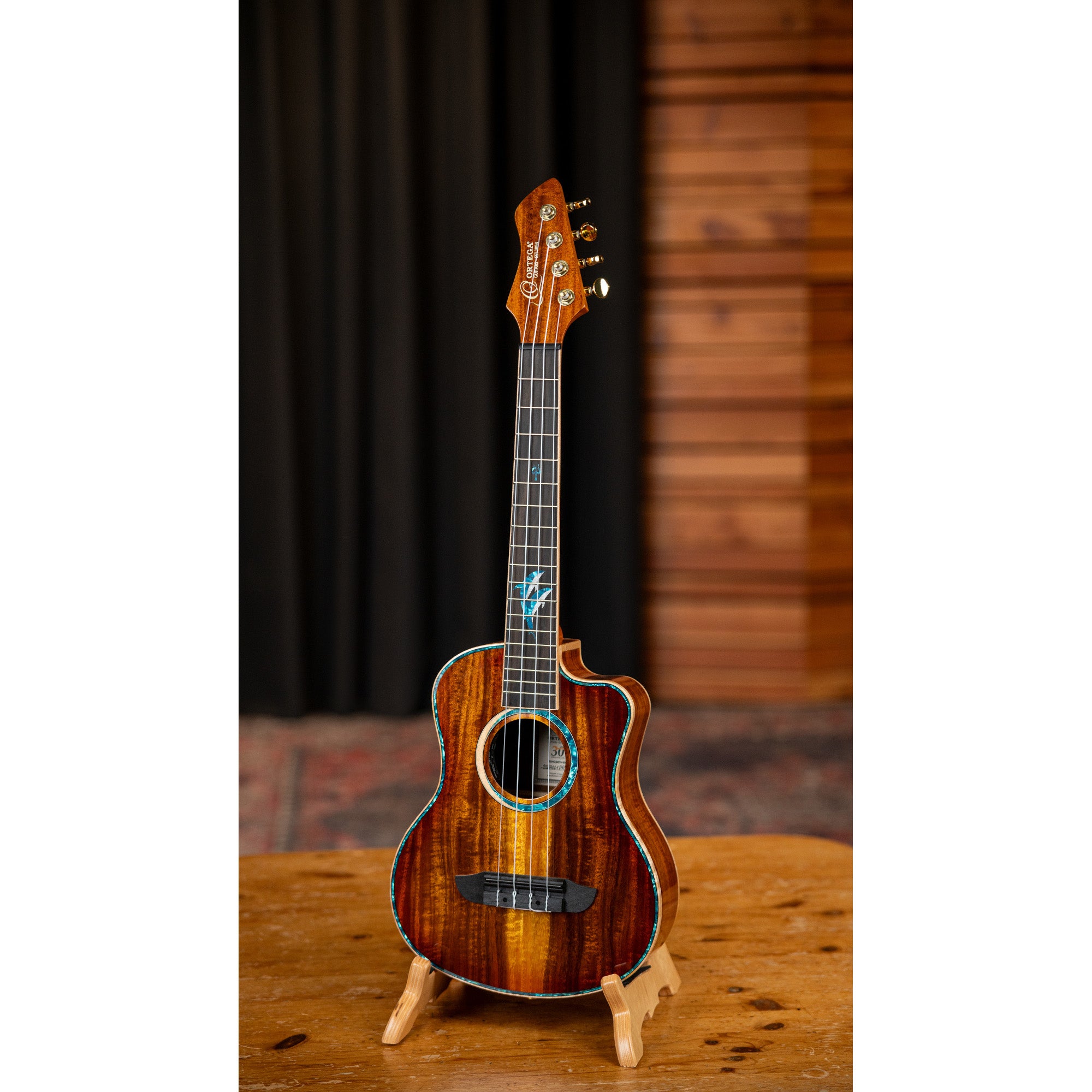 Ortega 30th Anniversary Series RUHZ30TH-DO E/A tenor ukelele met gigbag