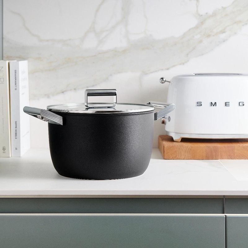 Smeg CKFC2411 Kookpan Zwart 24 cm tot 250 graden - Inclusief deksel