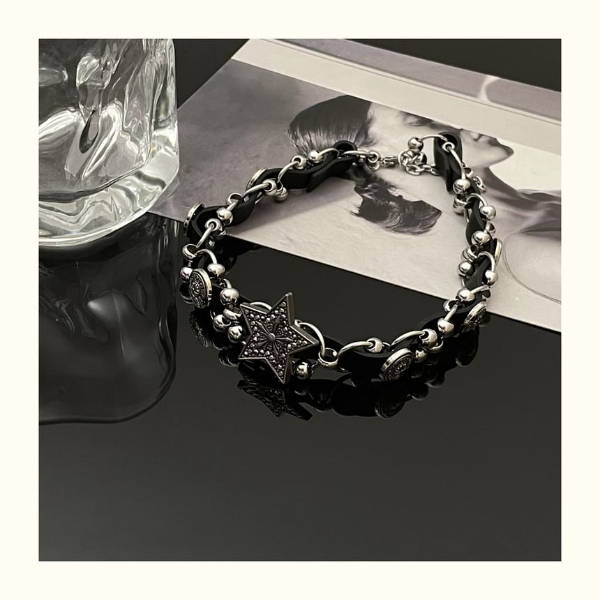 SUMMERBLACK - Choker van imitatieleer met sterren