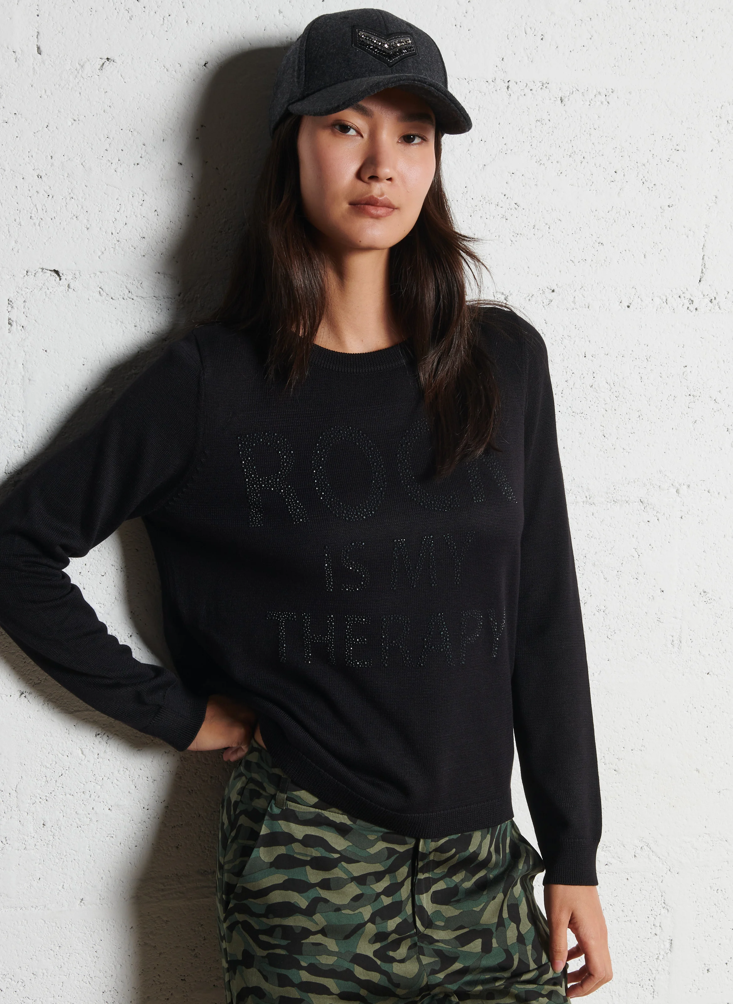 Pull droit col rond à studs en maille mélangée | Noir