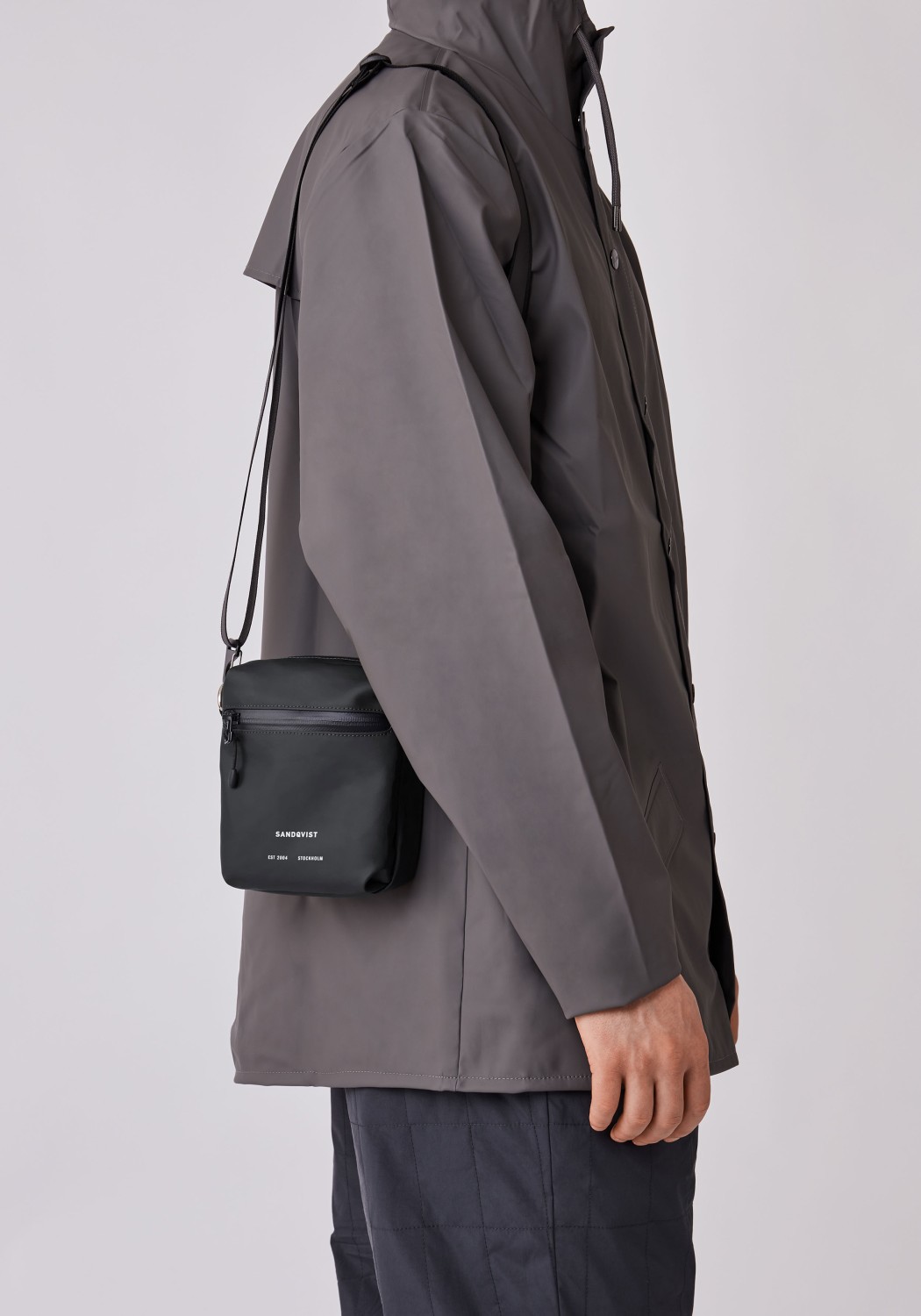 Sandqvist Umhängetasche Poe Black