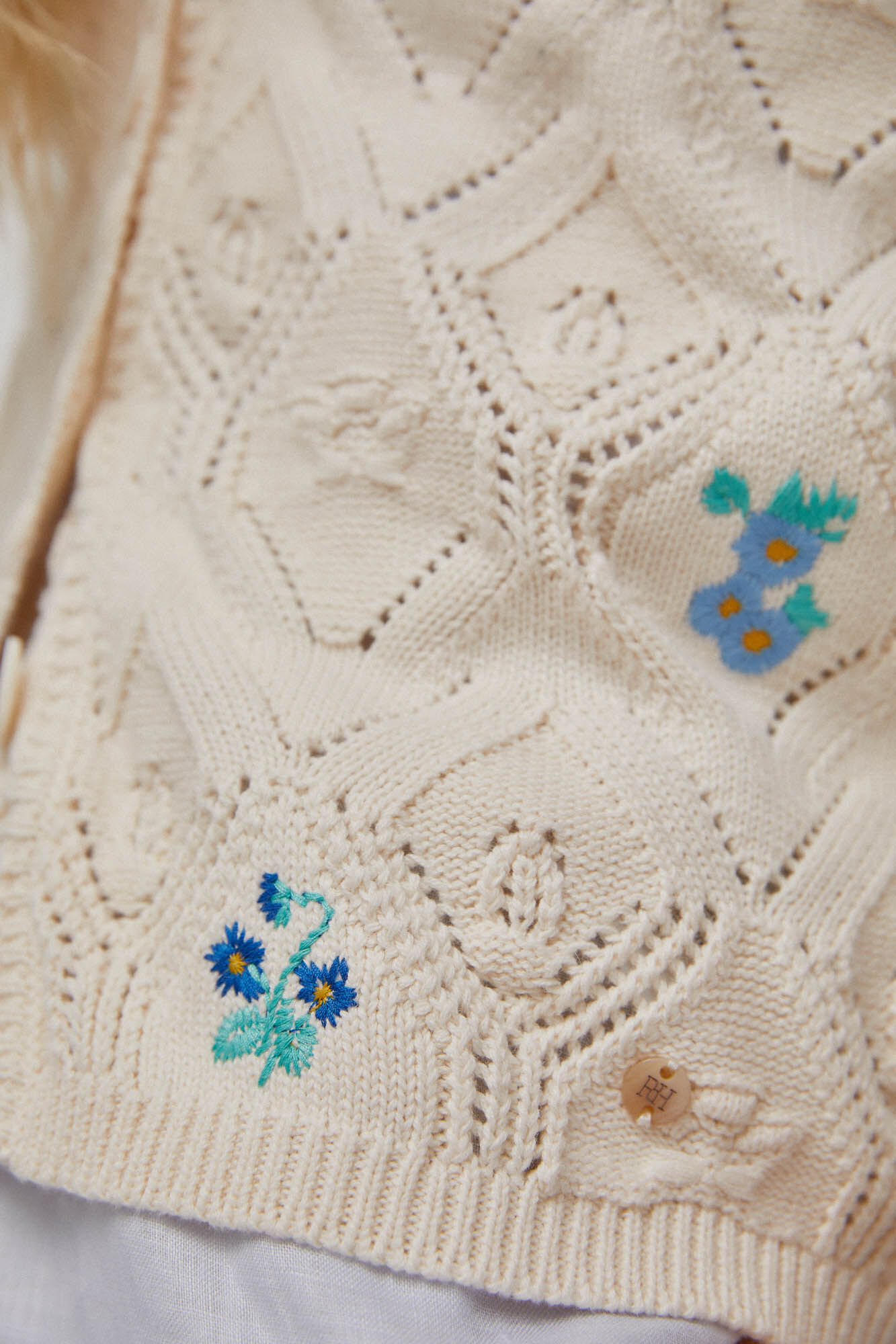Chaqueta bordada flores - Bege