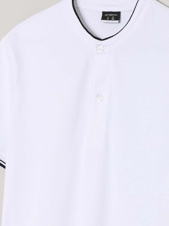 Camisa polo bordada com gola mandarim - Branca