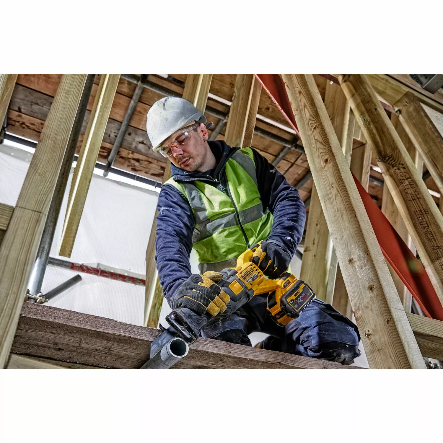 DeWALT DCS389NT 54V Li-ion FlexVolt Accu Reciprozaag body in TSTAK koffer