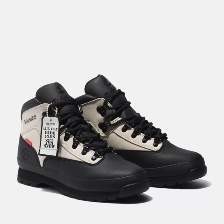 Bota de couro Euro Hiker masculina na cor cinza claro.