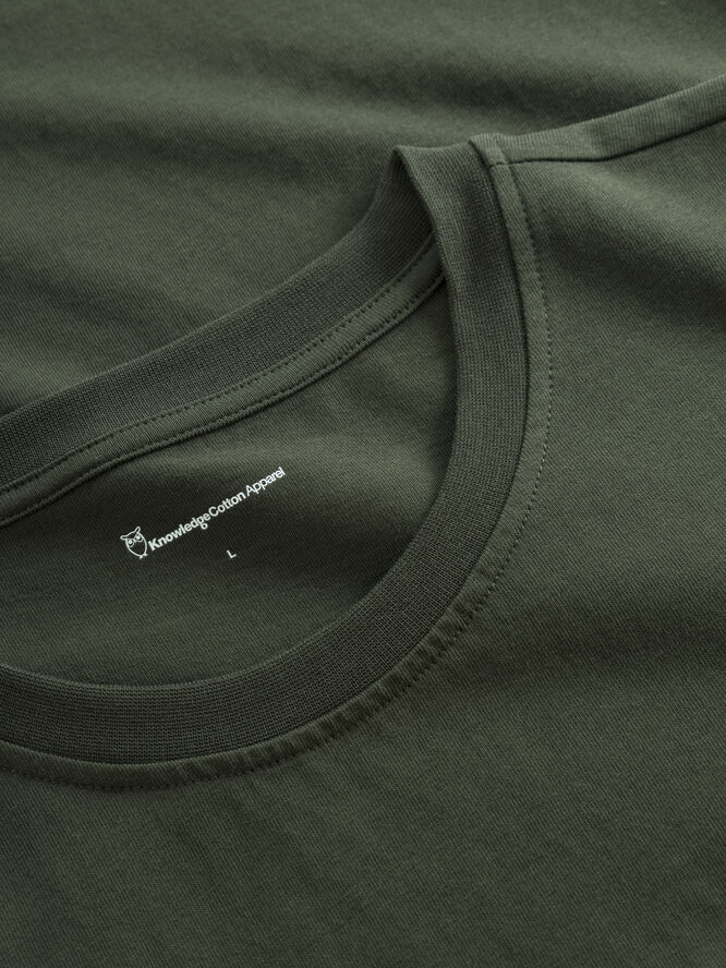 Knowledge Cotton Apparel LOKE badge tee - Regenerative Organic Certified� - GOTS/Vegan Grøn