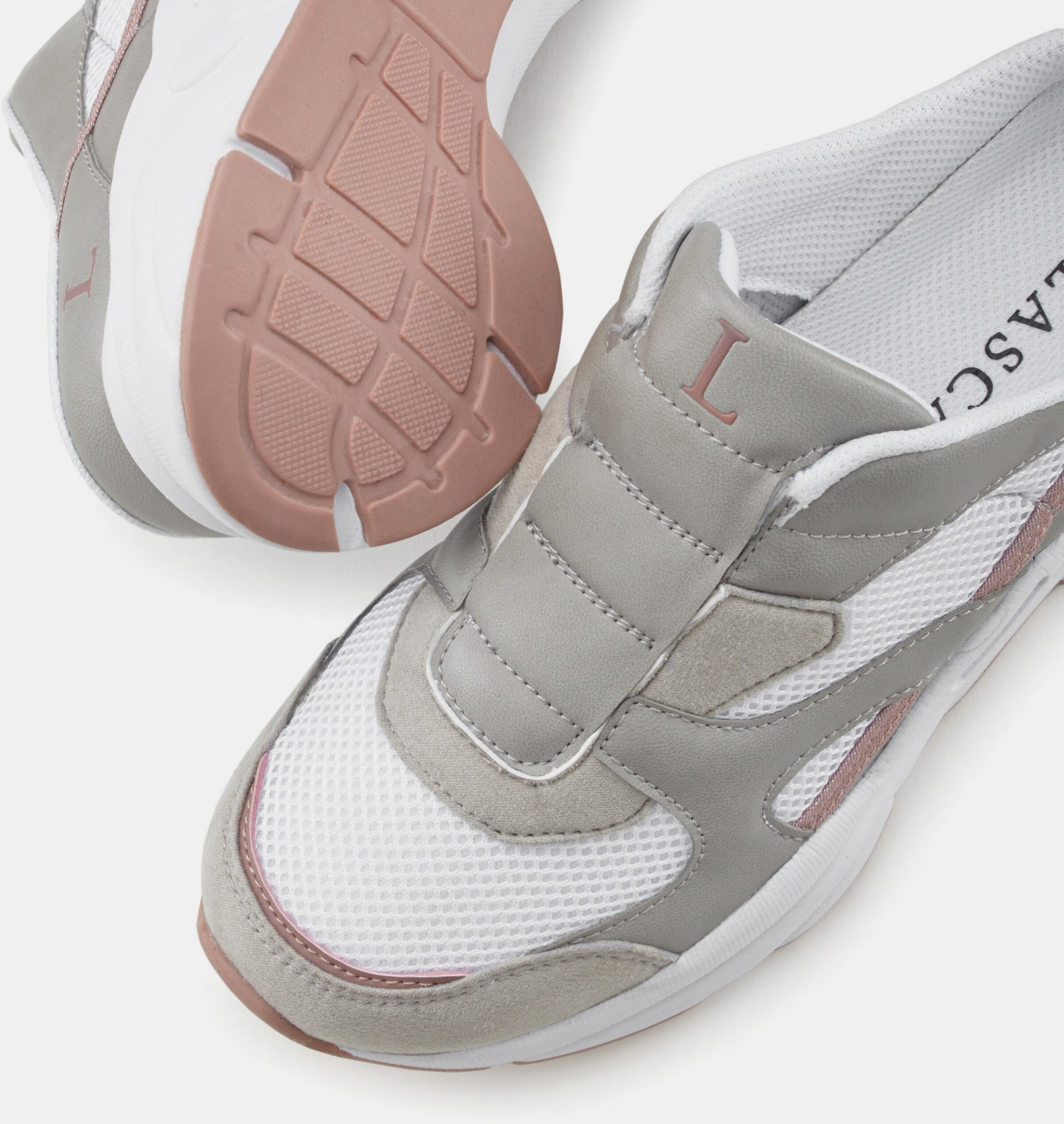 Slip-On Sneaker