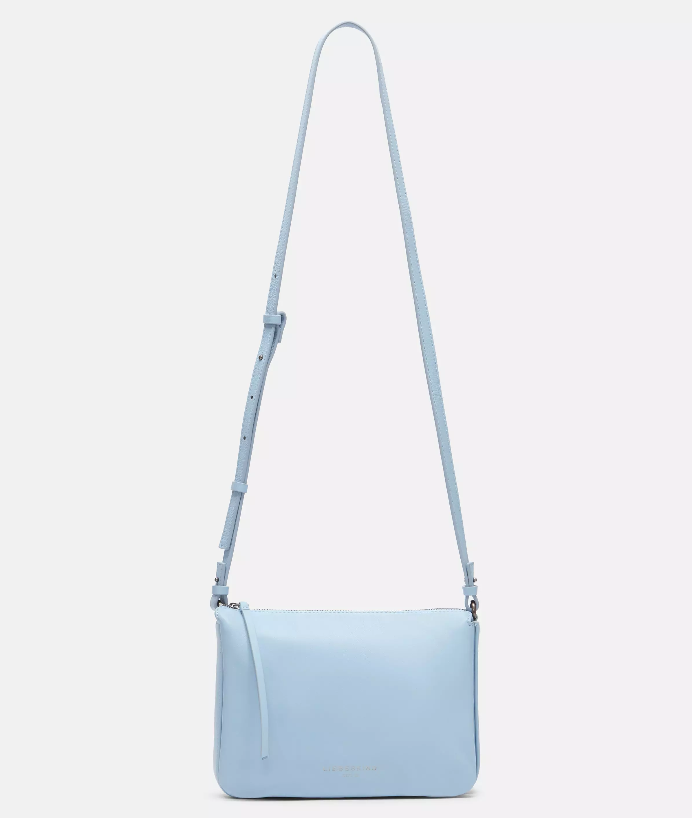 Crossbody Spacious crossbody bag made from soft sheepskin