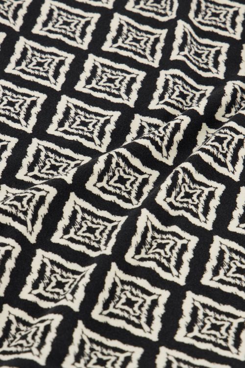 Zwarte top met col en ikat print