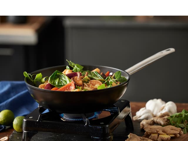 HOLM Wok Dia 28 cm Sort
