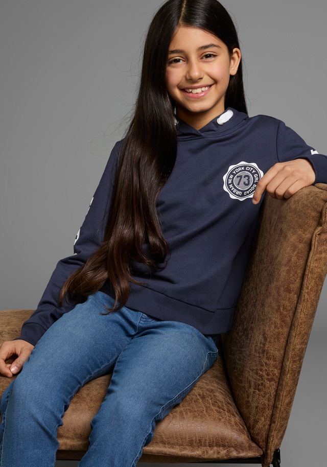 KIDSWORLD Kapuzensweatshirt »Shirt mit Ärmelprint«, Langarm,  mit stylischem Print,  mit Kapuze,  aus Baumwolle