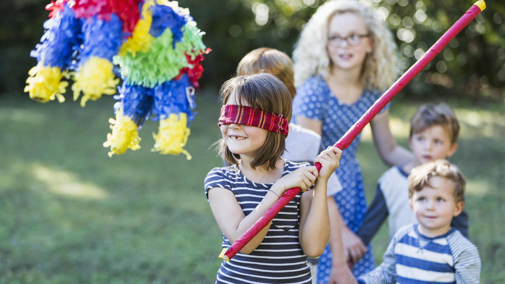 (Ø28cm) Befüllbare Papier Piñata Kinder Geburtstags Deko Party Spielzeug - Fussball