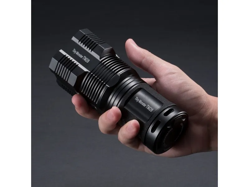 NITECORE Tiny Monster TM28 - Taktisk lommelygte - LED - hvidt lys