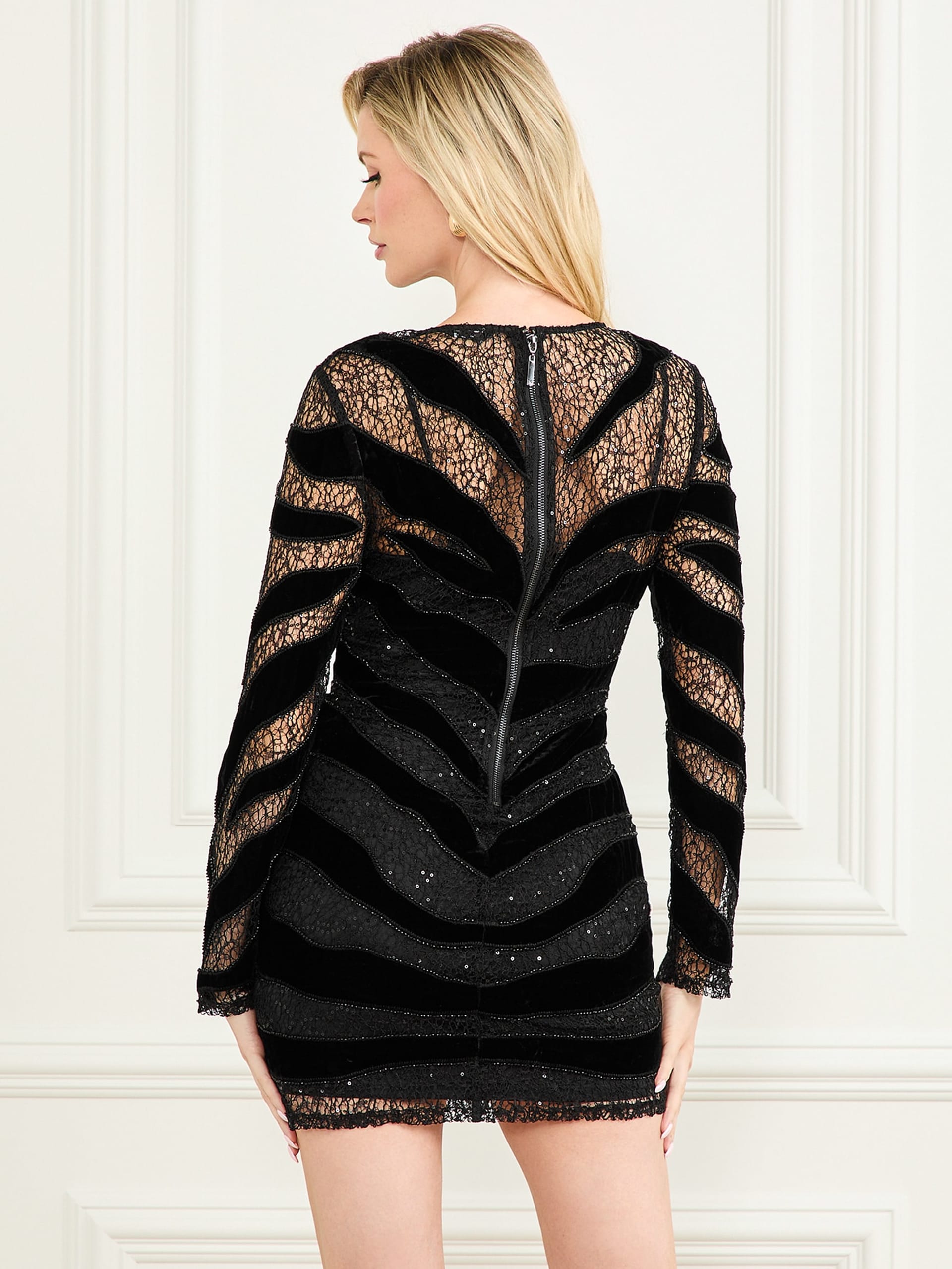 Vestido Sonata com Renda e Lantejoulas