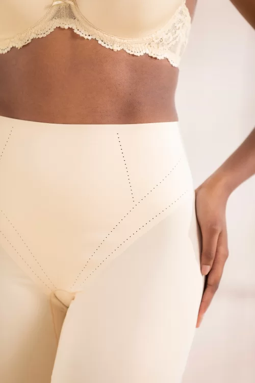 MAGIC Bodyfashion Dream Shaper short in Latte