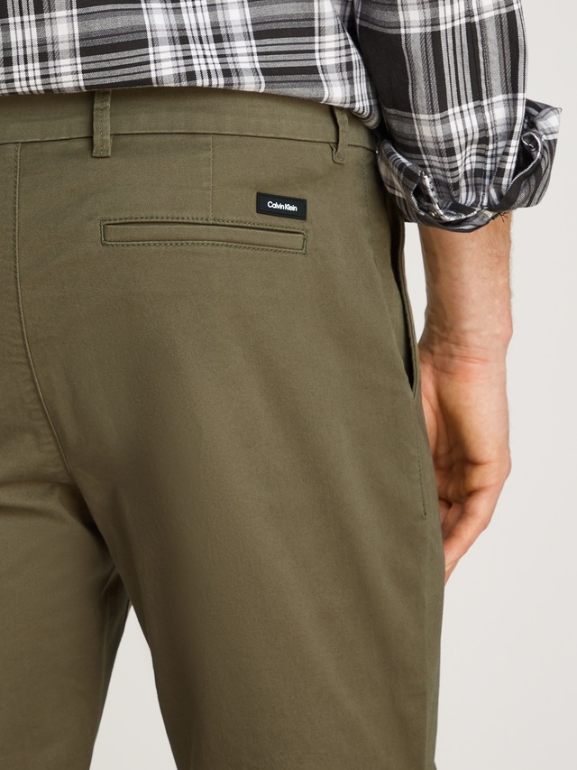 Calvin Klein Chinohose »MODERN TWILL SLIM CHINO«  mit Logoprägung