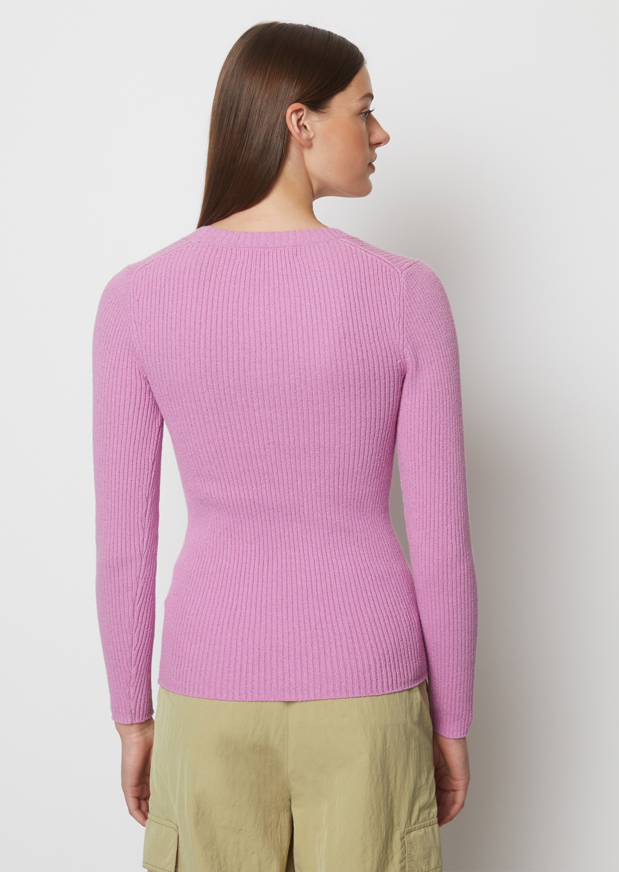 Rundhalspullover slimaus weichem Bouclé-Garn