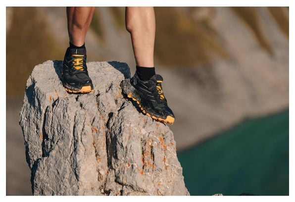 Chaussures Trail Kiprun MT Cushion 2 Noir/Orange