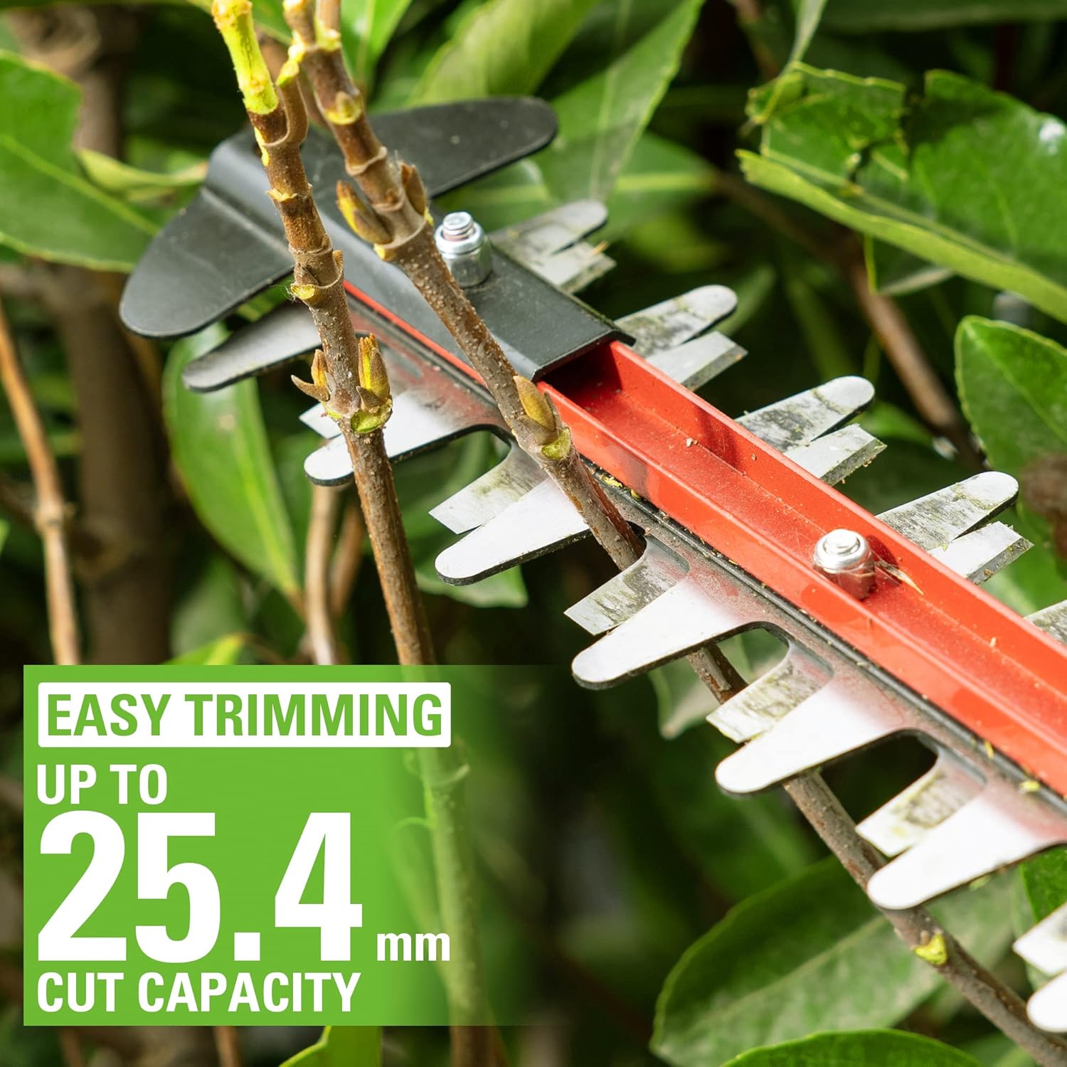 Greenworks Akku-Bürstenlose Heckenschere 24V GD24HT61K2, 61cm Dual Action Klinge, schneidet bis zu 25.4mm dicke Zweige und Stämme 3200 spm mit 2Ah Akku-Ladegerät, 3-Jahres-Garantie