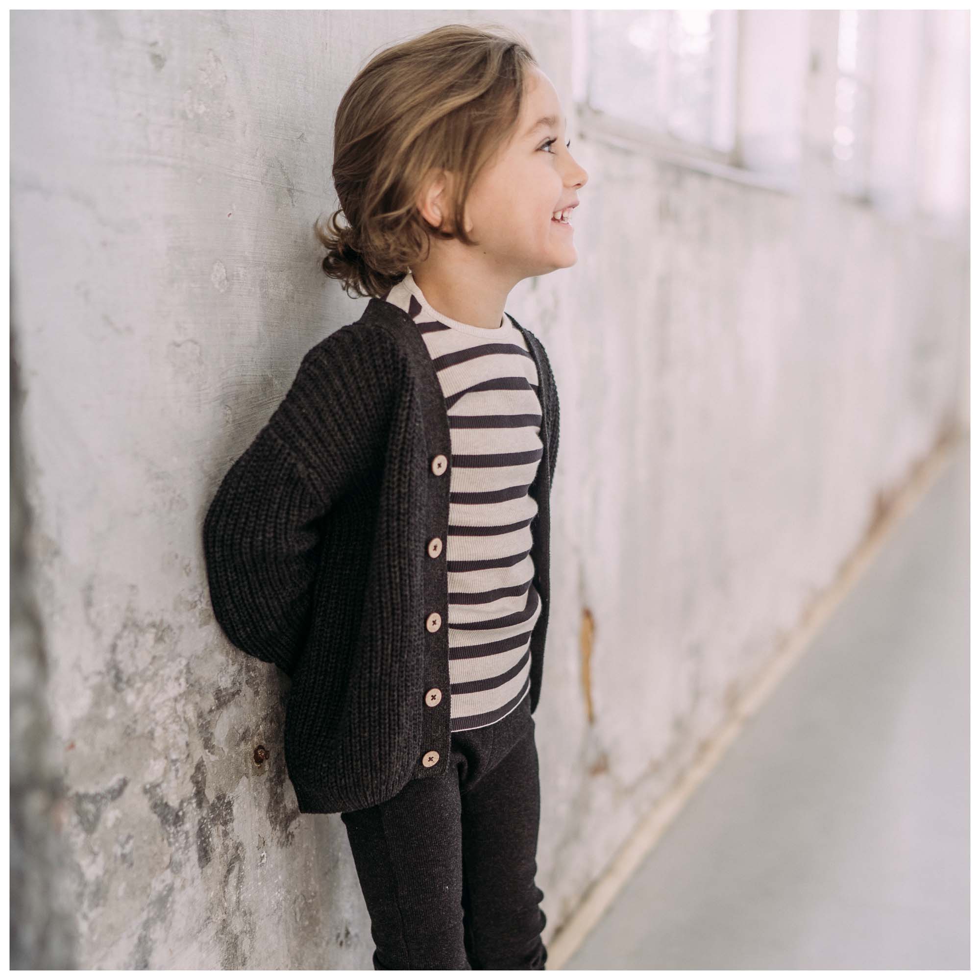 Sweet petit peuter vest Sammy lange mouwen effen zwart