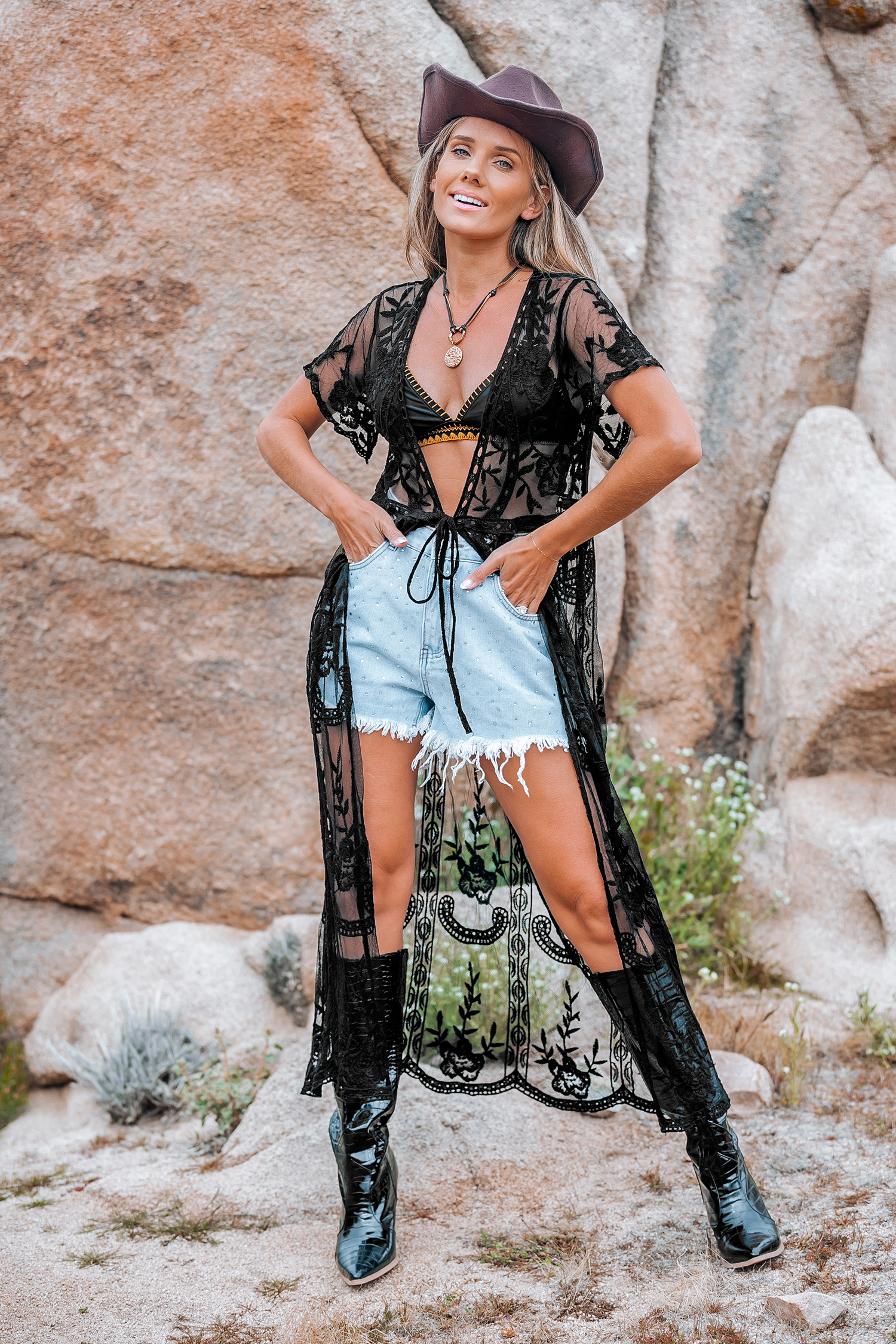 Robe cover up maxi ouverte à fleurs noire transparente