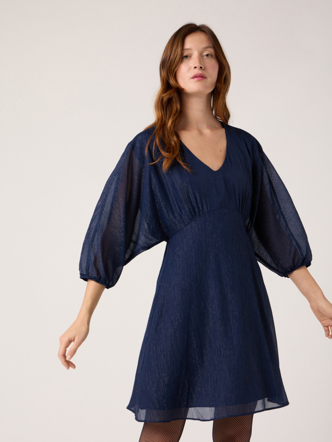 Robe courte à manches longues